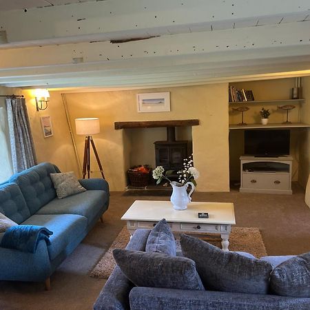 Meadowside Cottage, Characterful Grade 2 Listed Cottage Near To Wadebridge And Padstow Exterior photo